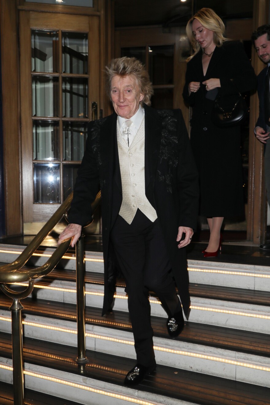 Το οικογενειακό δείπνο του Ροντ Στιούαρτ στο Λονδίνο - Δείτε φωτογραφίες
