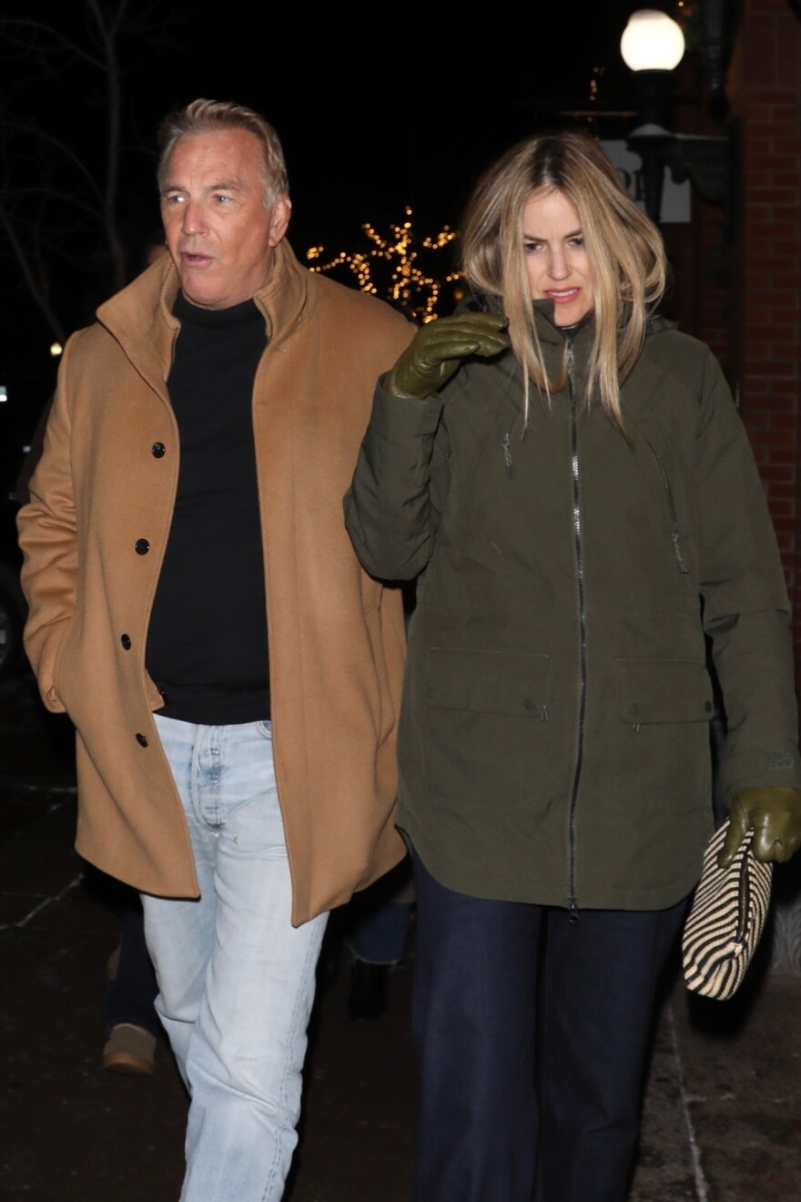 Ο Κέβιν Κόστνερ εμφανίστηκε στο Άσπεν με τη νέα του σύντροφο