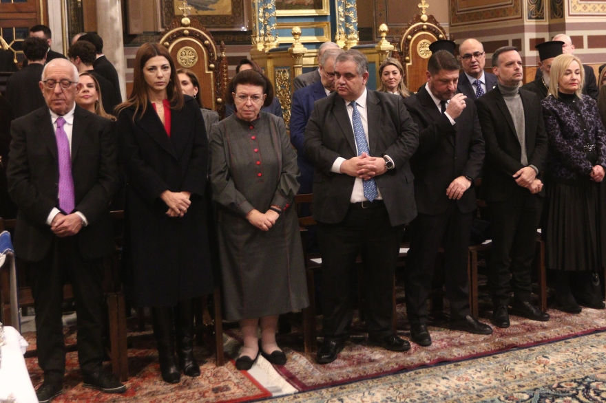 Η Αρχιεπισκοπή Αθηνών και η Ιερά Σύνοδος έκοψαν την Πρωτοχρονιάτικη πίτα τους, δείτε φωτογραφίες