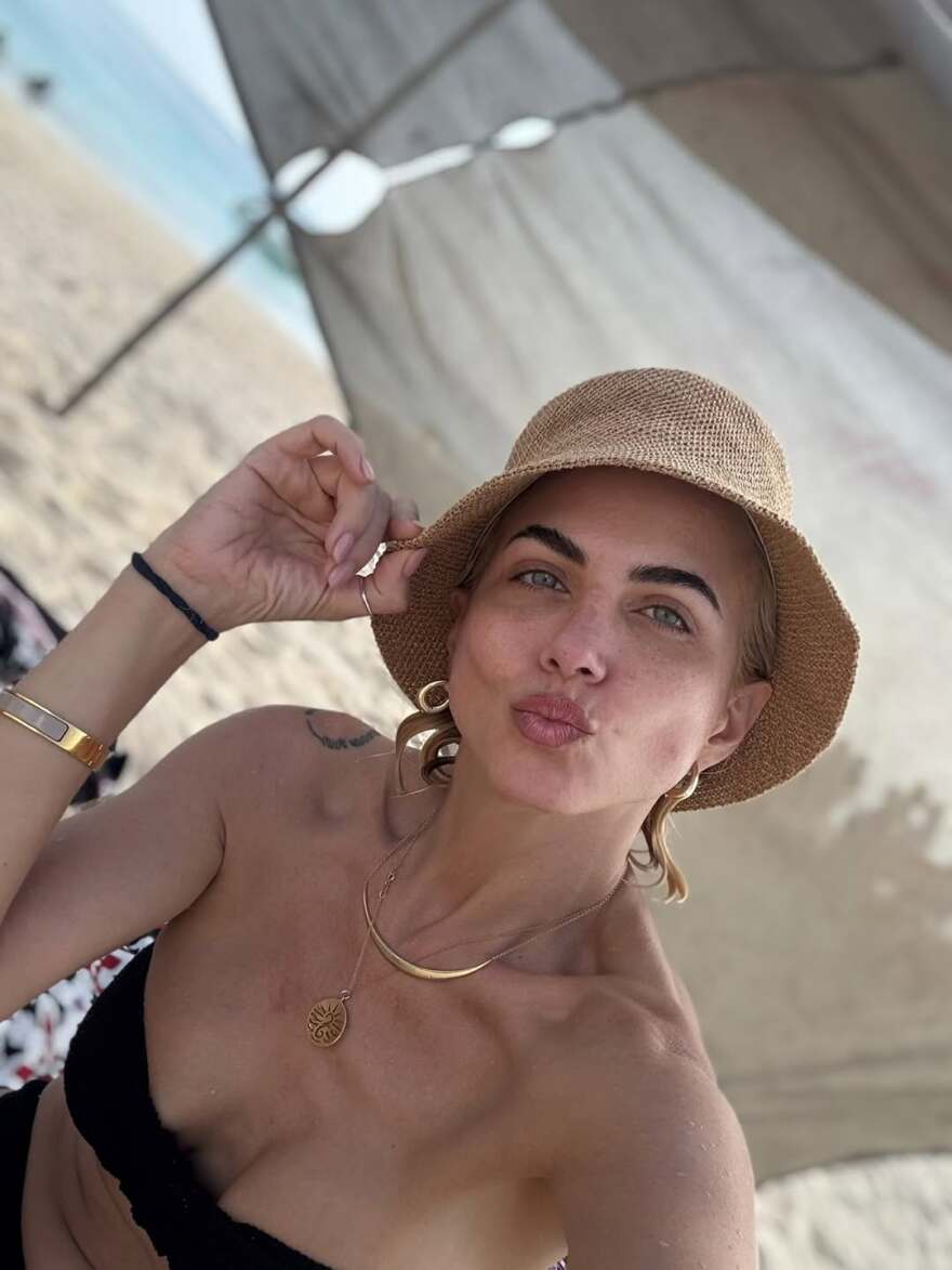 Η Χριστίνα Κοντοβά ταξίδεψε με την κόρη της στη Ζανζιβάρη για να υποδεχτούν το νέο έτος