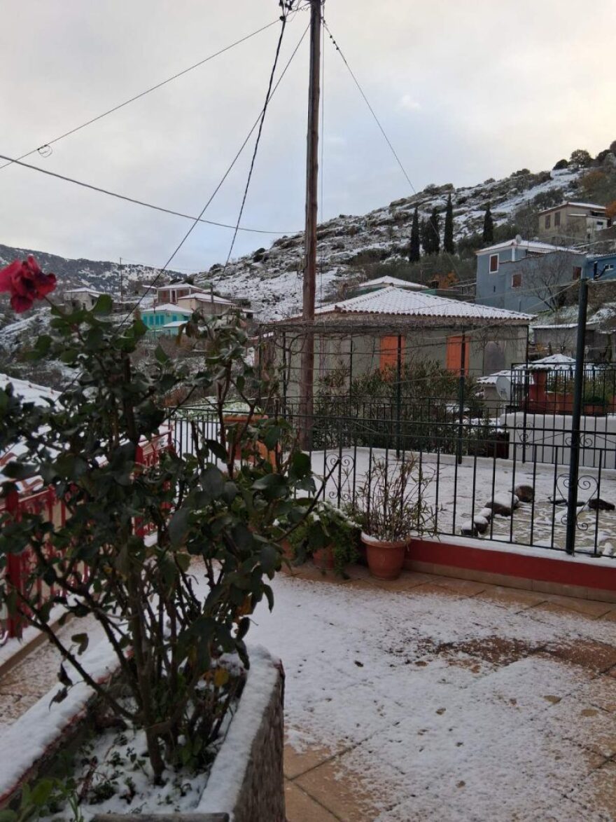Χιόνισε στα ορεινά της Λέσβου και στη Λήμνο, δείτε φωτογραφίες από τα χιονισμένα χωριά