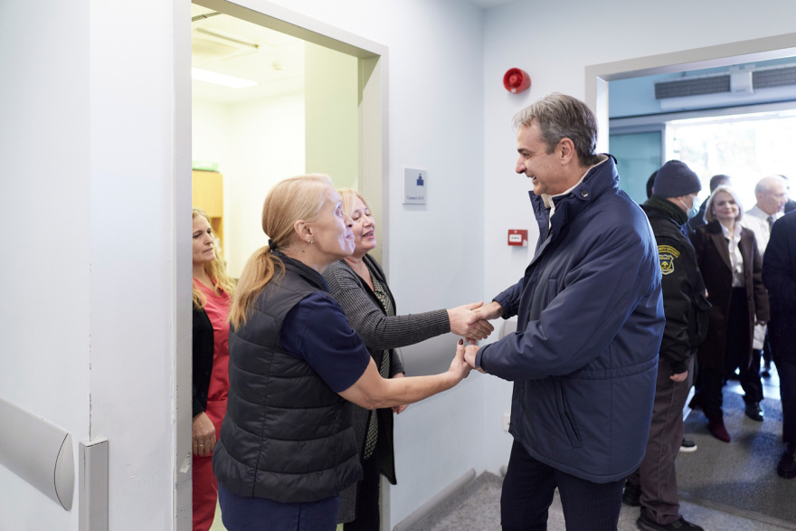 Επίσκεψη Μητσοτάκη στο νοσοκομείο Γεννηματάς: Ενημερώθηκε για τα επείγοντα και τα έργα αναβάθμισης, δείτε βίντεο και φωτογραφίες