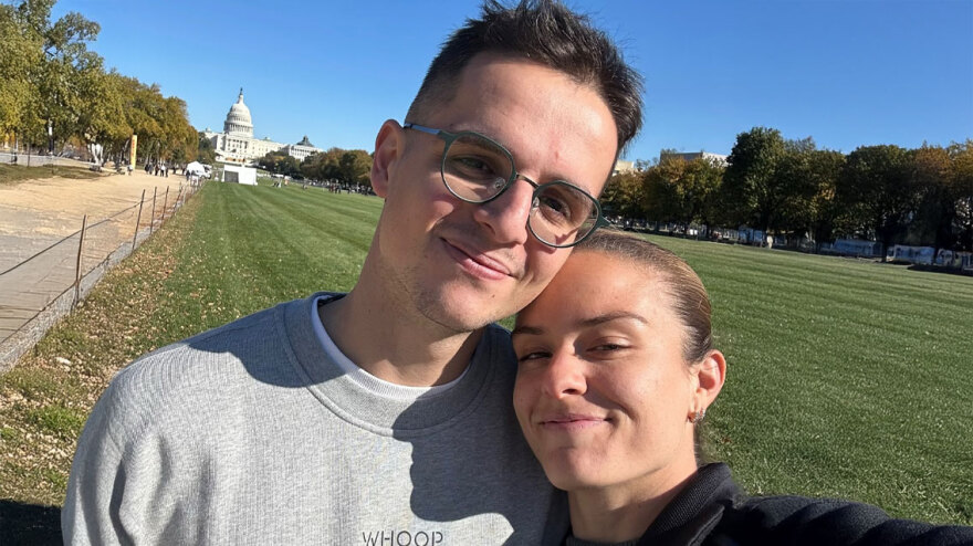 «Να γίνουμε το 2027 παππούδες...», οι ευχές του ζεύγους Μητσοτάκη στο πρωτοχρονιάτικο ρεβεγιόν