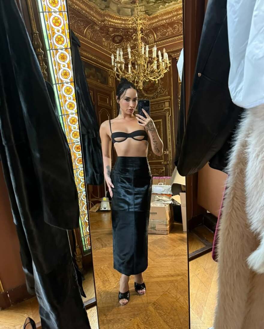 Η Ντέμι Λοβάτο δημοσίευσε τόπλες φωτογραφία της στο Instagram
