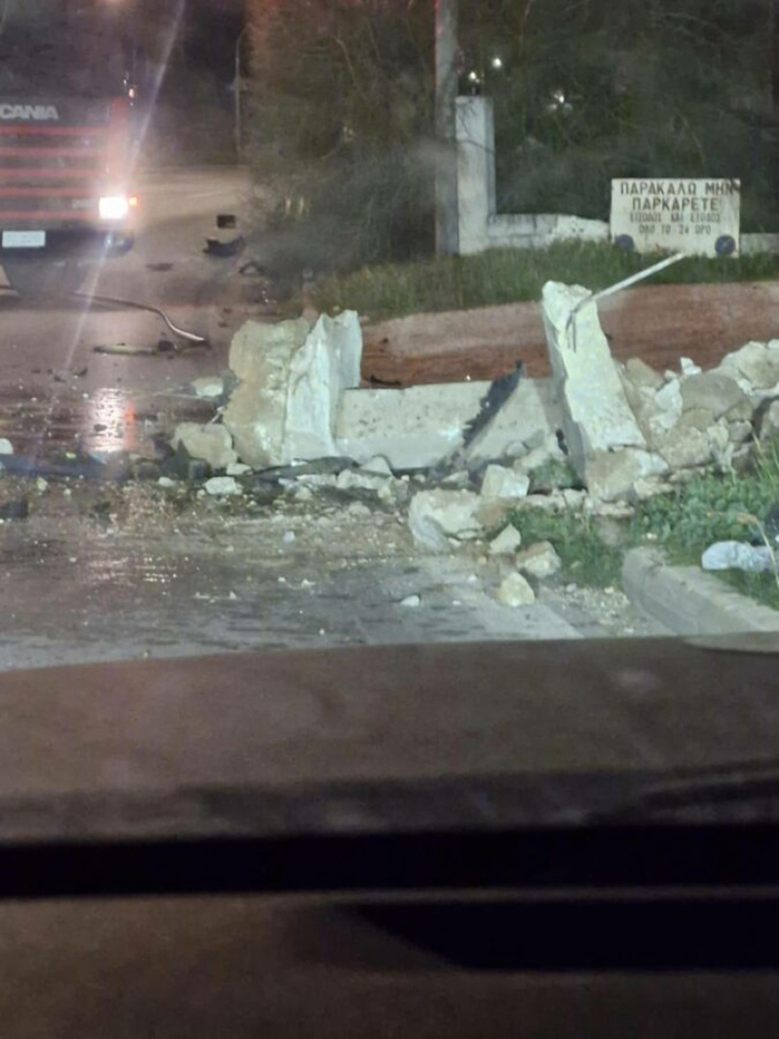 Τρομακτικές εικόνες από το τροχαίο δυστύχημα στο Μαρκόπουλο με θύμα έναν 23χρονο
