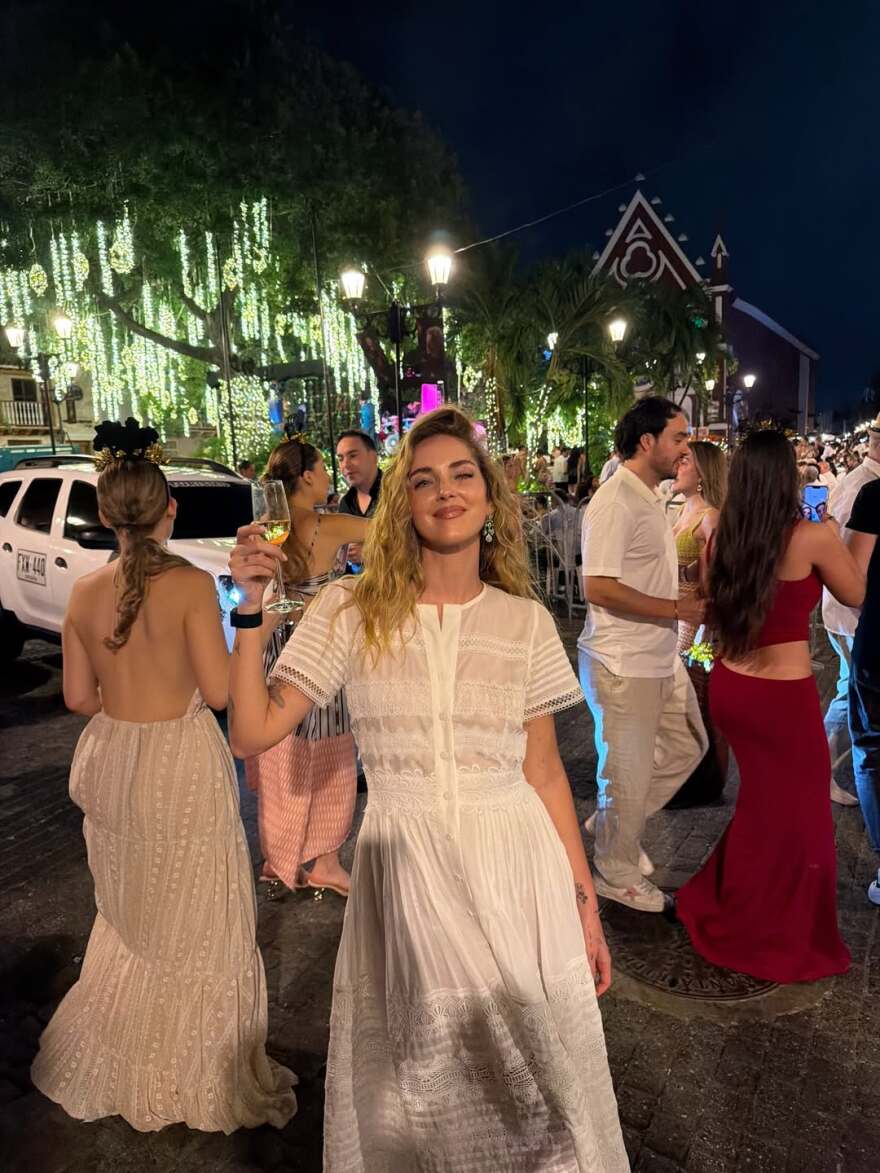 Η Κιάρα Φεράνι υποδέχτηκε το 2026 στην Κολομβία, δείτε φωτογραφίες