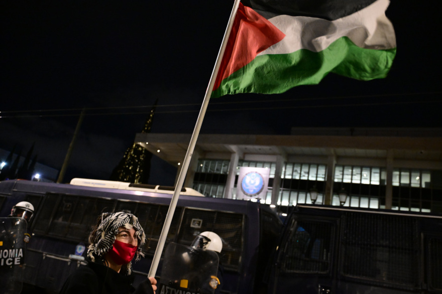 Έληξε η συγκέντρωση διαμαρτυρίας έξω από την αμερικανική πρεσβεία για τη Βενεζουέλα