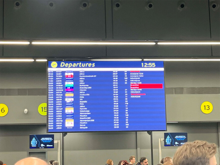 Καθυστερήσεις και τεράστιες ουρές επιβατών στο αεροδρόμιο «Μακεδονία», δείτε βίντεο