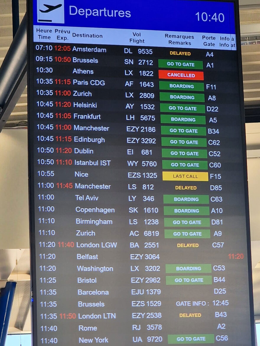 Έκλεισε το ελληνικό FIR, αδύνατες οι προσγειώσεις και απογειώσεις στα αεροδρόμια της χώρας λόγω τεχνικού ζητήματος στις ραδιοσυχνότητες