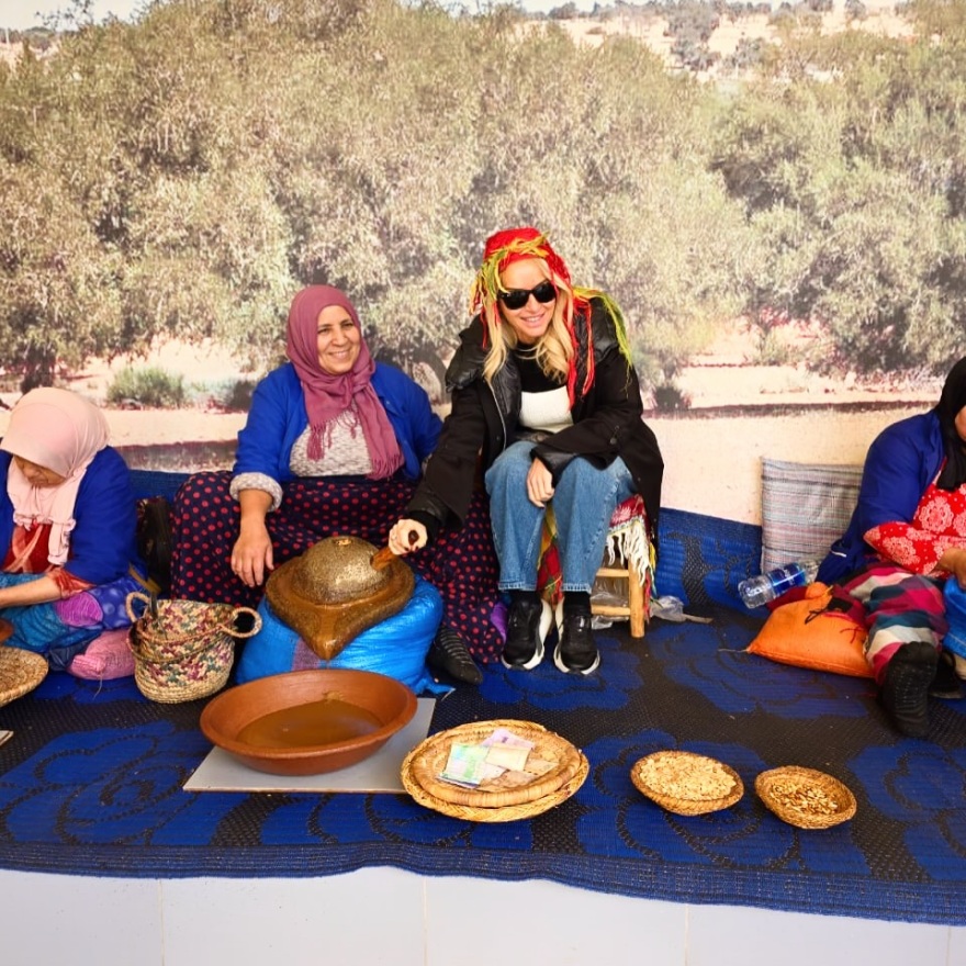 Η Μαρία Μπεκατώρου ταξίδεψε στο Μαρόκο: Ο μαροκινός τρόπος ζωής είναι το κλειδί της ευτυχίας, γράφει