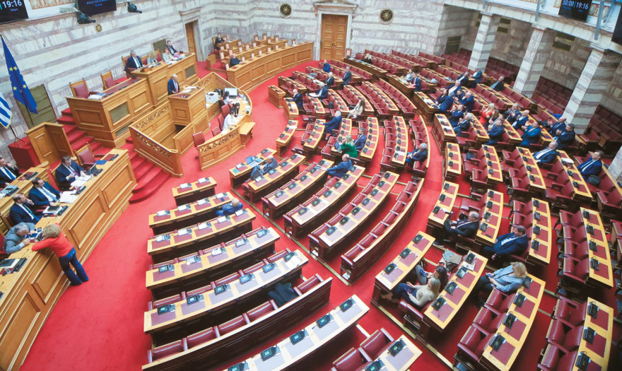 Ο Μητσοτάκης λέει ναι στις αλλαγές στο Σύνταγμα, η αντιπολίτευση; Στο επίκεντρο ο νόμος περί ευθύνης υπουργών και η κατάργηση της μονιμότητας