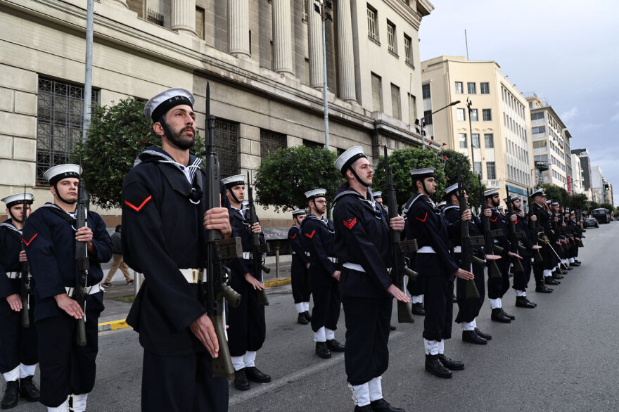 Δείτε βίντεο και φωτογραφίες από τα Θεοφάνια σε Αθήνα και Πειραιά