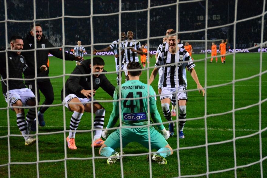 Βίντεο: Βουρκωμένος ο ήρωας του ΠΑΟΚ Δημήτρης Μοναστηρλής μετά την πρόκριση επί του Ατρόμητου, δείτε βίντεο