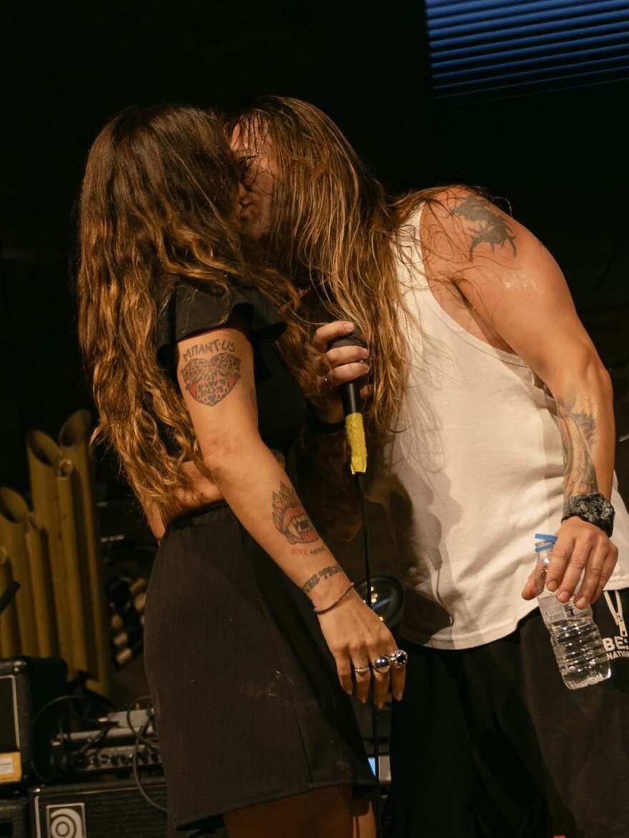 Με ένα φιλί στο στόμα οι ευχές της Πηνελόπης Αναστασοπούλου στον σύζυγό της: Φως της ζωής μου