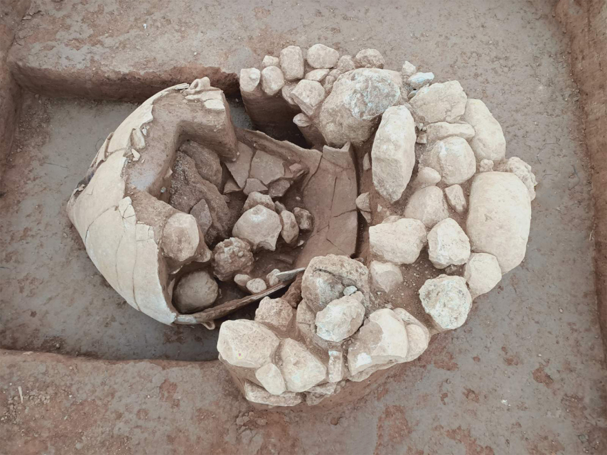 Σημαντικά αρχαιολογικά ευρήματα στη Ραφήνα  - Βρέθηκε ταφή και αγγείο από την Πρώιμη Εποχή του Χαλκού