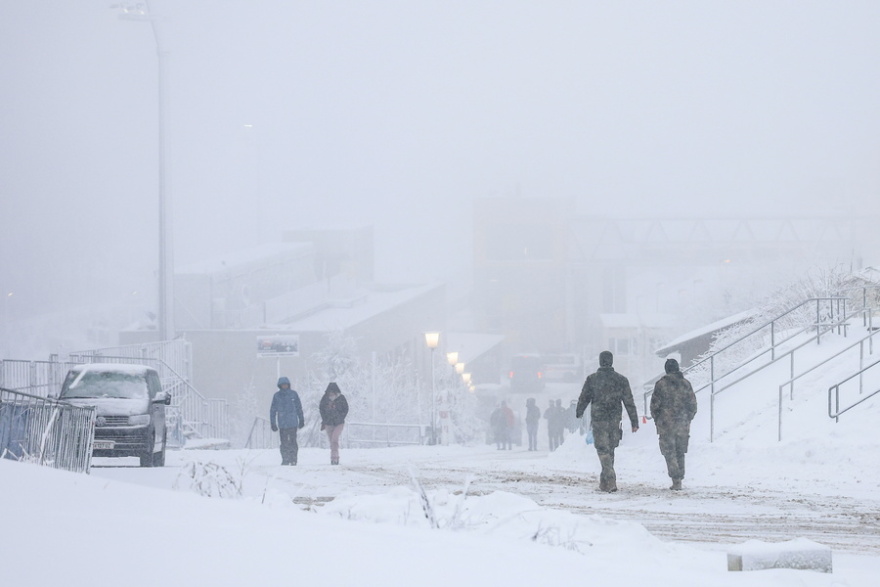 Χιονοκαταιγίδες, θυελλώδεις άνεμοι και πολικές θερμοκρασίες στην Ευρώπη: Ριπές 213 χλμ στη Μάγχη, -20 η θερμοκρασία στη Γερμανία