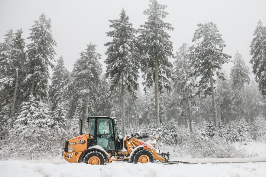 Χιονοκαταιγίδες, θυελλώδεις άνεμοι και πολικές θερμοκρασίες στην Ευρώπη: Ριπές 213 χλμ στη Μάγχη, -20 η θερμοκρασία στη Γερμανία