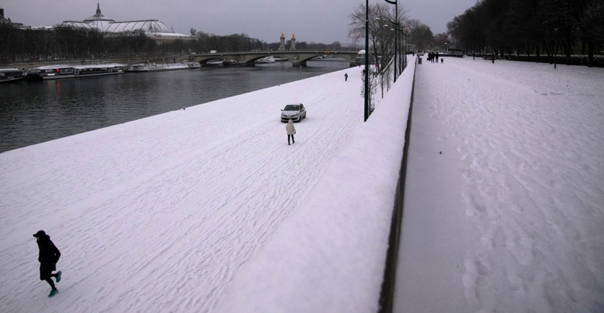 Χωρίς ρεύμα εκατοντάδες χιλιάδες άνθρωποι σε Γαλλία και Βρετανία εξαιτίας της καταιγίδας Γκορέτι
