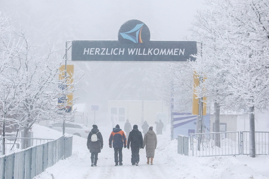 Η καταιγίδα Goretti σαρώνει Γαλλία, Βρετανία, Γερμανία και Ολλανδία: Χωρίς ρεύμα χιλιάδες νοικοκυριά και ακυρώσεις πτήσεων