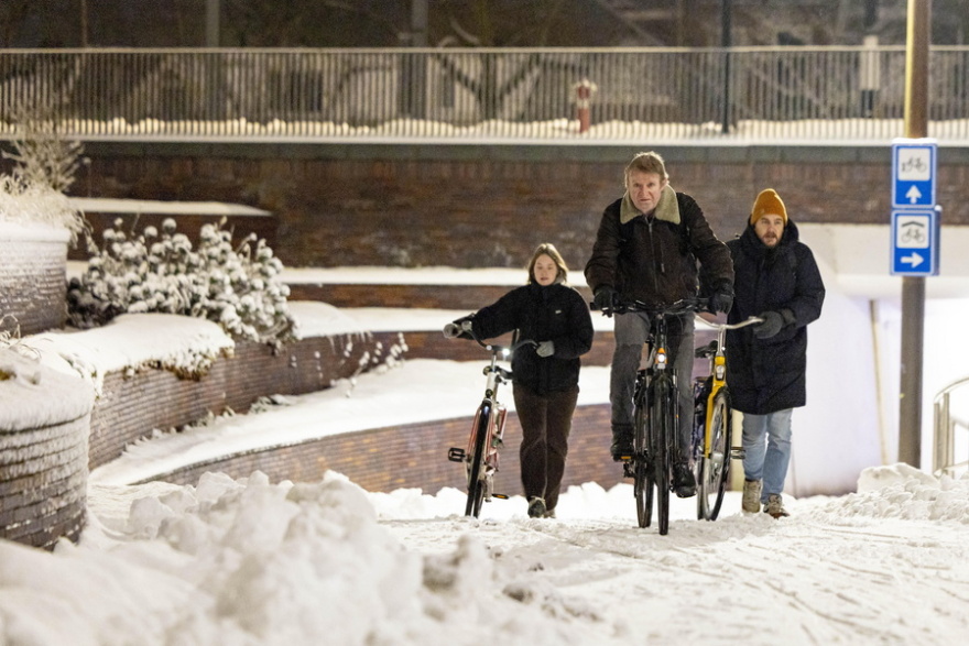 Η καταιγίδα Goretti σαρώνει Γαλλία, Βρετανία, Γερμανία και Ολλανδία: Χωρίς ρεύμα χιλιάδες νοικοκυριά και ακυρώσεις πτήσεων