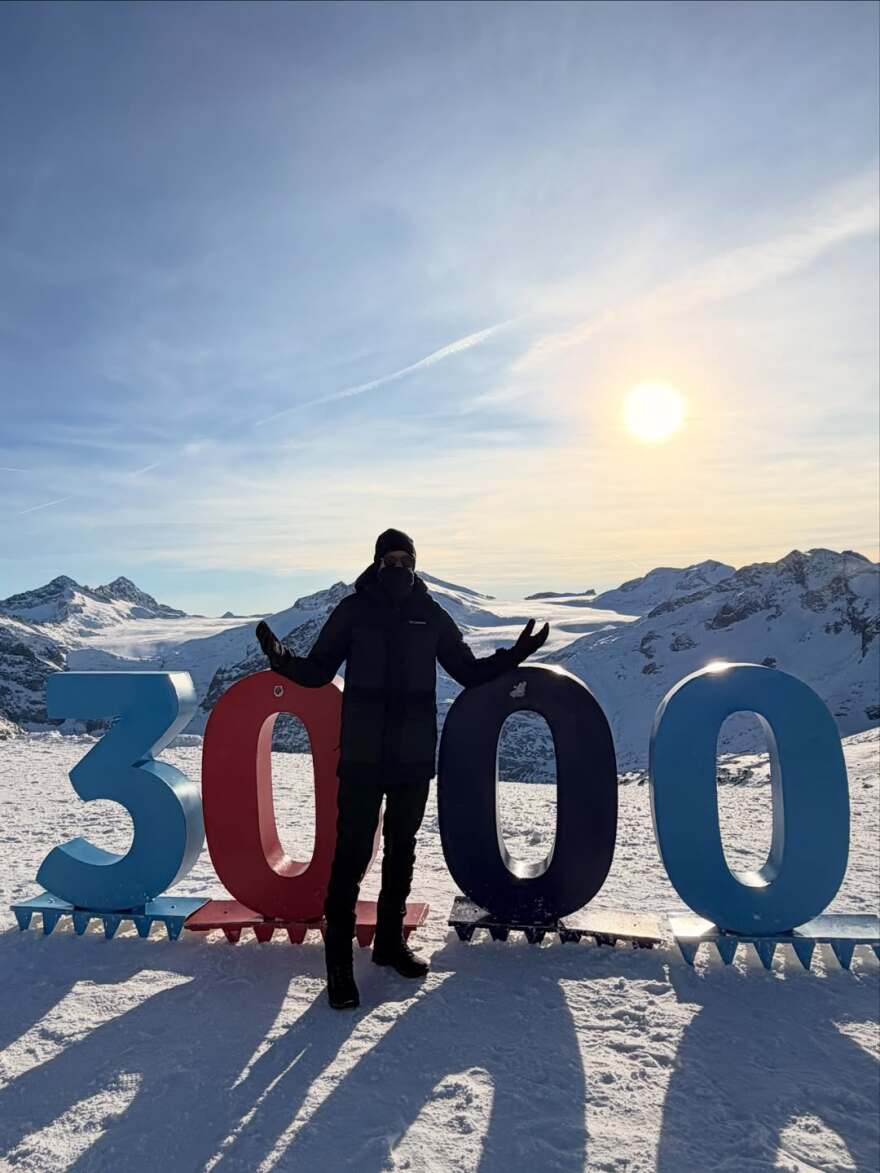 Η Μαρία Κορινθίου δημοσίευσε νέες φωτογραφίες από το ταξίδι με τον σύντροφό της στις ιταλικές Άλπεις: Στην κορυφή, γράφει
