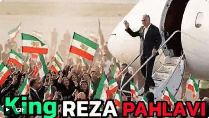 «Ετοιμάζομαι να επιστρέψω»: Ο εξόριστος γιος του Σάχη του Ιράν θέλει να καθίσει στον Θρόνο του Παγωνιού κι οι διαδηλώσεις είναι η ευκαιρία του, καλεί σε ξεσηκωμό 