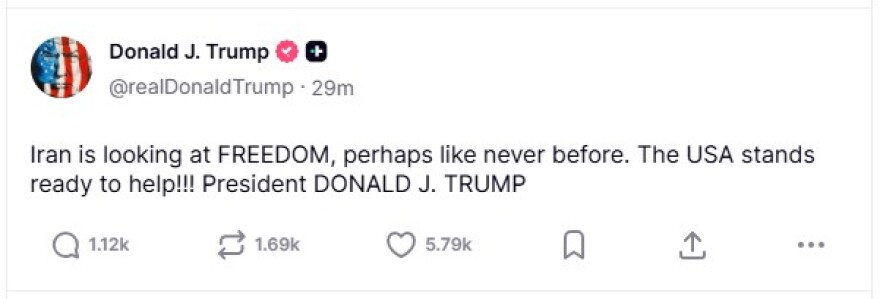 Τραμπ: Το Ιράν «κοιτάζει προς την ελευθερία»