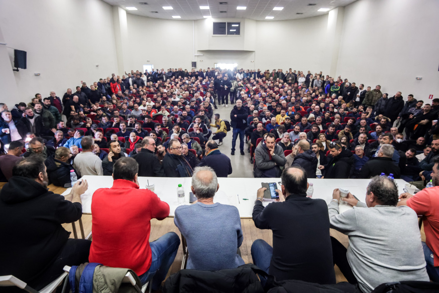 Χωρίς συλλαλητήριο η συνάντηση των αγροτών με τον Μητσοτάκη: Χαλάρωσαν τα μπλόκα μέχρι την Τρίτη
