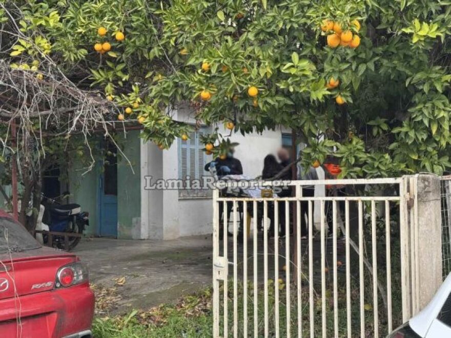 Φωτιά σε διαμέρισμα στη Λαμία: Απεγκλωβίστηκε ηλικιωμένος και διακομίστηκε στο νοσοκομείο