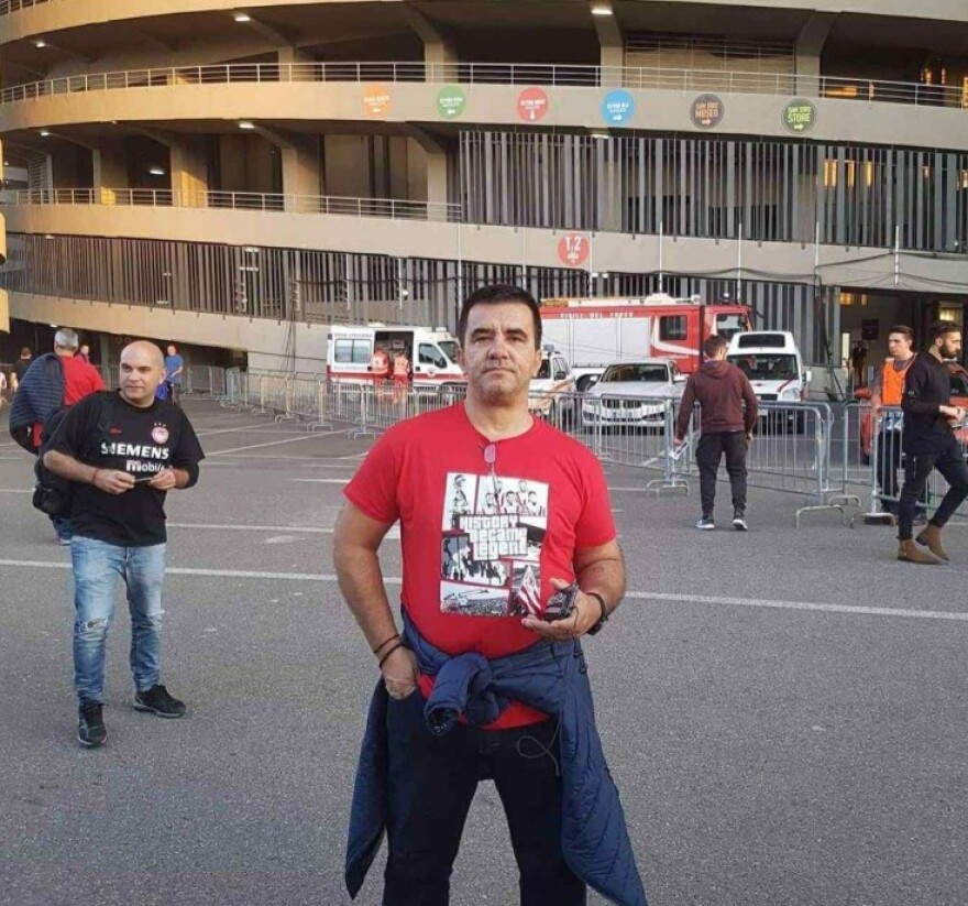 Θλίψη στη Λάρισα για τον 54χρονο επιχειρηματία που υπέστη ανακοπή ενώ χόρευε σε εκδήλωση κοπής πίτας