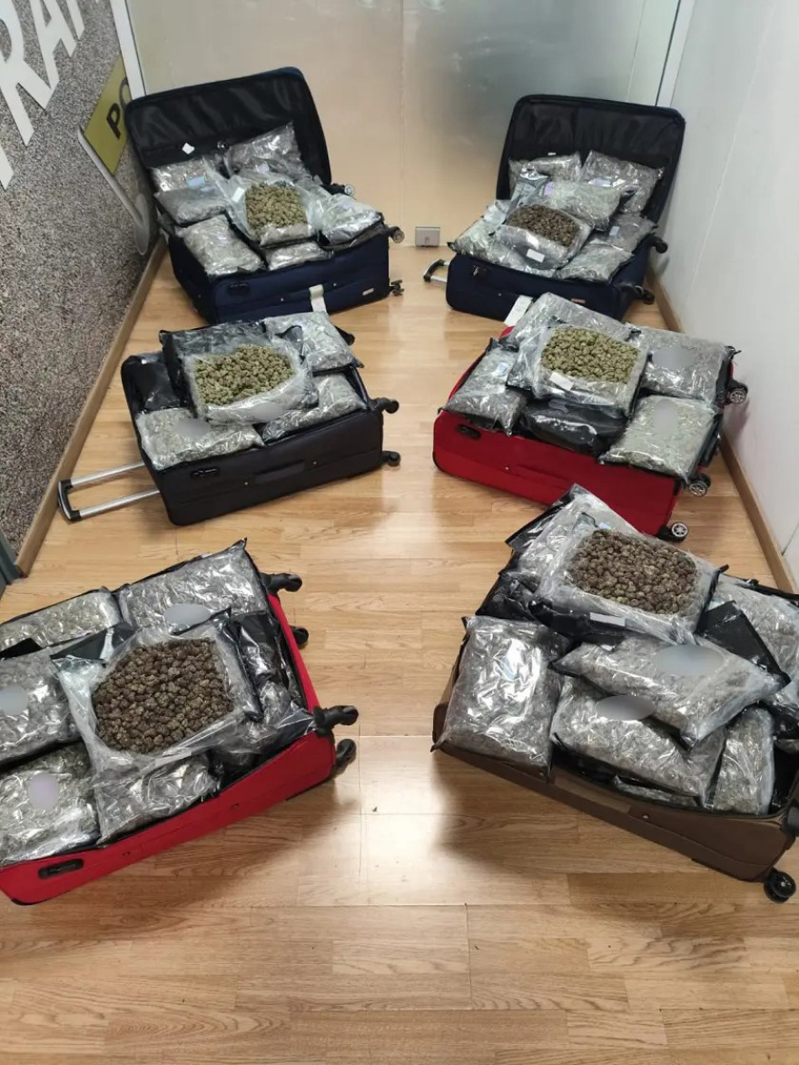 Συνελήφθησαν τρεις γυναίκες στο «Ελ.Βενιζέλος», προσπάθησαν να εξάγουν 72 κιλά κάνναβης 