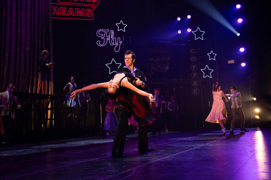 Το GREASE έρχεται απευθείας από το Λονδίνο στο Christmas Theater!