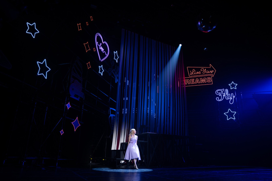 Το GREASE έρχεται απευθείας από το Λονδίνο στο Christmas Theater!