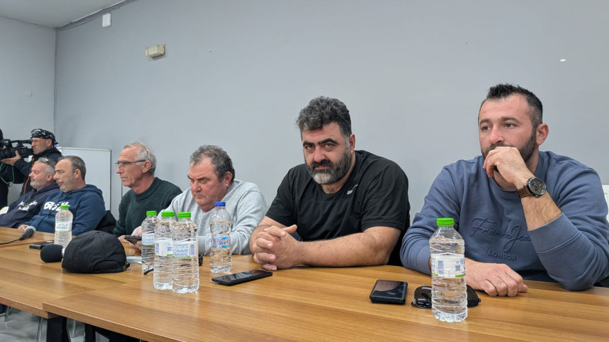 Σε εξέλιξη η πανελλαδική σύσκεψη αγροτών στον Παλαμά, εξετάζουν συνάντηση με την κυβέρνηση