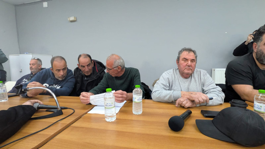 Σε εξέλιξη η πανελλαδική σύσκεψη αγροτών στον Παλαμά, εξετάζουν συνάντηση με την κυβέρνηση