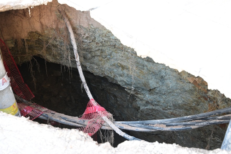 Καθίζηση σε δρόμο στο κέντρο της Αθήνας, δείτε βίντεο και φωτογραφίες