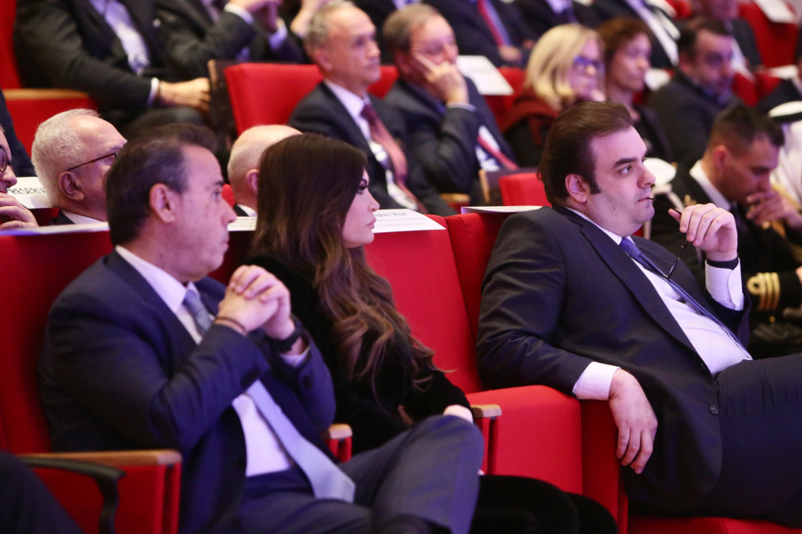 Κλειστή συνάντηση  Κίμπερλι Γκίλφοϊλ με τις φαρμακευτικές εταιρείες στο Ελληνοαμερικανικό Εμπορικό Επιμελητήριο