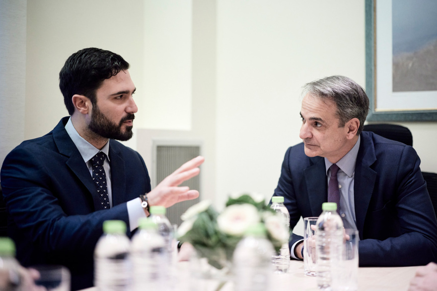 Σε δικηγορικό γραφείο για την παρουσίαση του νέου ψηφιακού δικαστικού φακέλου ο Μητσοτάκης