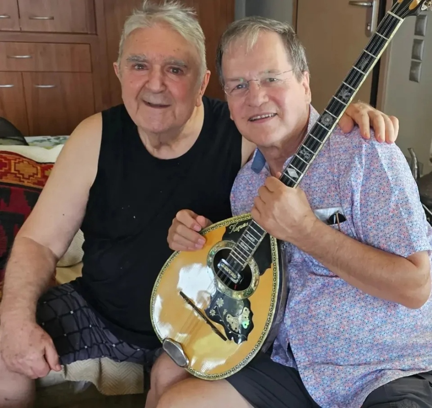 Ο Χρήστος Νικολόπουλος ανέβασε φωτογραφίες με τον Πασχάλη Τερζή και ανακοίνωσε το νέο του τραγούδι