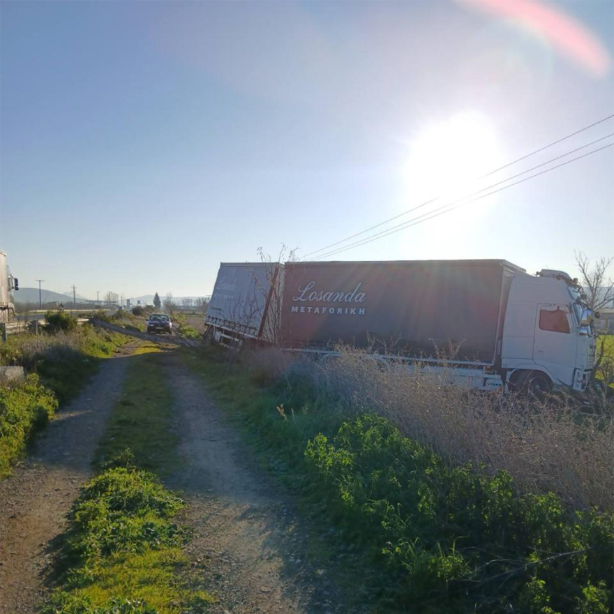 Θανατηφόρο τροχαίο στην παράκαμψη των μπλόκων της Λιβαδειάς: Αυτοκίνητο συγκρούστηκε με φορτηγό, νεκρός 41χρονος 