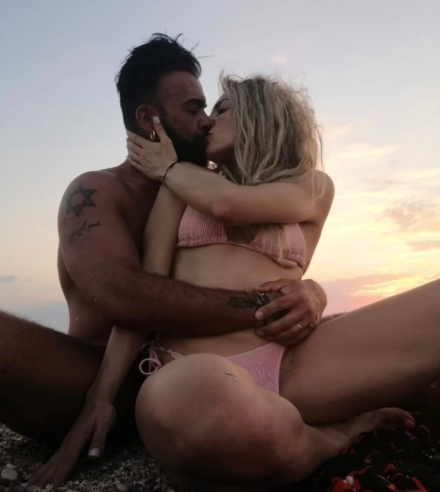 Οι φωτογραφίες του Περικλή Κονδυλάτου με τα φιλιά στο στόμα: Τέσσερα χρόνια όλοι αναρωτιούνται ποιο είναι αυτό το κορίτσι