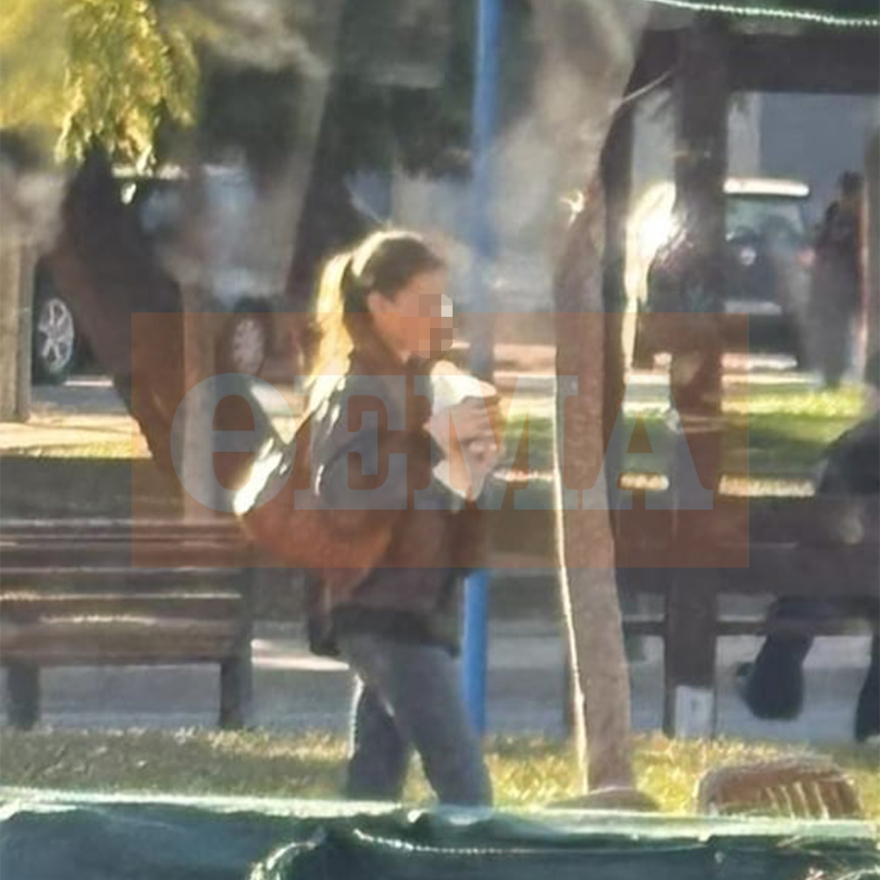 Πόρτα-πόρτα οι έρευνες για τη 16χρονη Λόρα: Οι γονείς της λένε ότι δεν είναι η κοπέλα που είδε στη Βάρη ιδιοκτήτης καφέ
