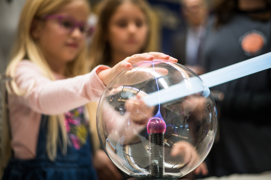 «Τα παιδιά μιλούν με τ’ άστρα» στο 2ο μαθητικό συνέδριο, τι θα γίνει σήμερα στο Μέγαρο Μουσικής Αθηνών