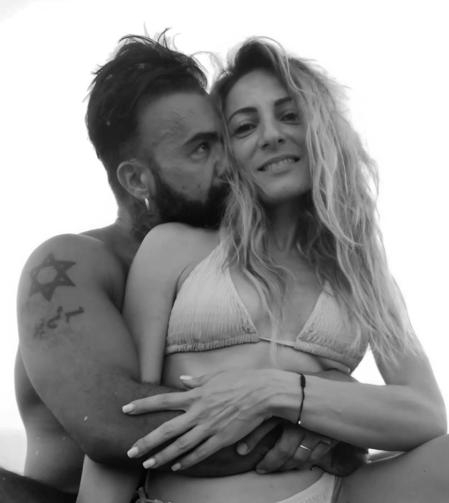 Οι φωτογραφίες του Περικλή Κονδυλάτου με τα φιλιά στο στόμα: Τέσσερα χρόνια όλοι αναρωτιούνται ποιο είναι αυτό το κορίτσι