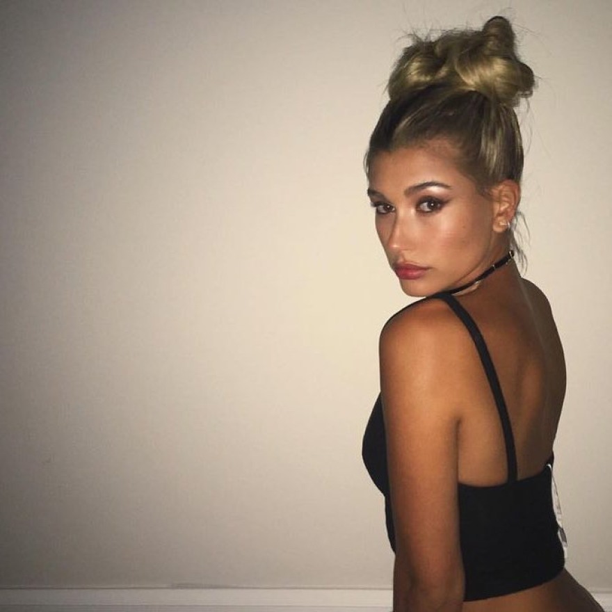 Χέιλι Μπίμπερ: Το φιλί με τον Τζάστιν πριν από δέκα χρόνια, δείτε φωτογραφία