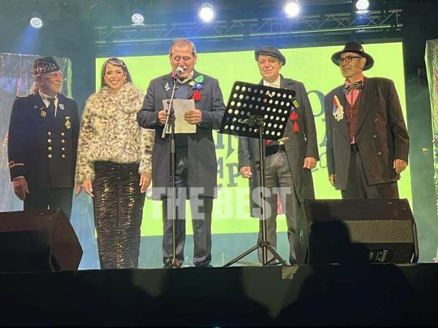 Σε ρυθμούς καρναβαλιού η Πάτρα: Το πάρτι στην τελετή έναρξης στην πλατεία Γεωργίου, δείτε βίντεο και φωτογραφίες