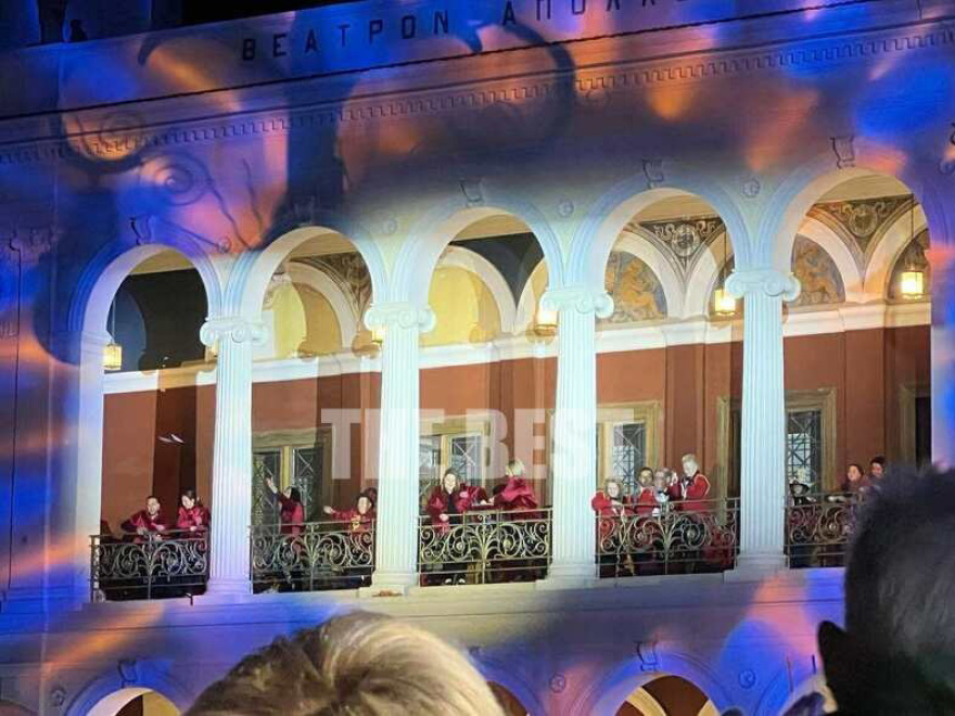 Σε ρυθμούς καρναβαλιού η Πάτρα: Το πάρτι στην τελετή έναρξης στην πλατεία Γεωργίου, δείτε βίντεο και φωτογραφίες