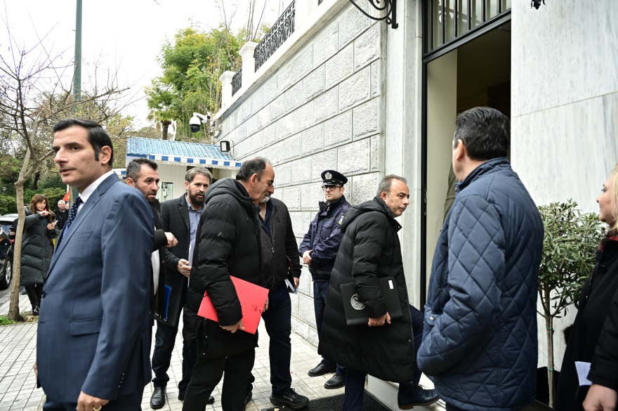 Στο Μέγαρο Μαξίμου οι αγρότες για το ραντεβού με τον Μητσοτάκη, δείτε φωτογραφίες