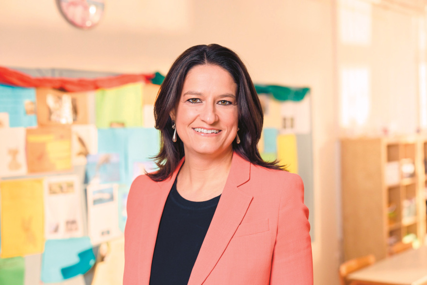 Generation X: Η γενιά που μεγάλωσε με ΠΑΣΟΚ, MTV, fast food, ONE, δραχμή, ευρώ και έμαθε να προσαρμόζεται σε όλες τις εποχές