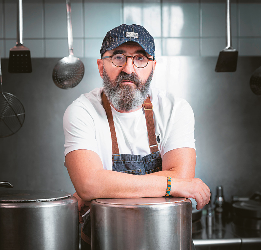 Generation X: Η γενιά που μεγάλωσε με ΠΑΣΟΚ, MTV, fast food, ONE, δραχμή, ευρώ και έμαθε να προσαρμόζεται σε όλες τις εποχές